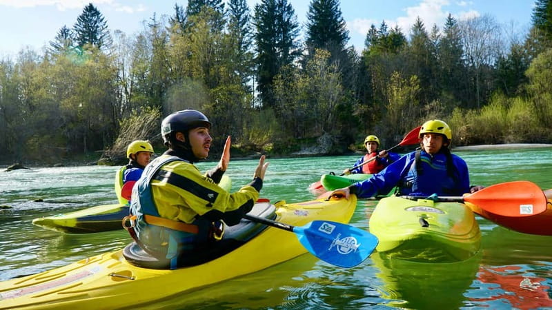 Bled: kayaking trip on the river Sava - From land practice to real paddling: what you learn first