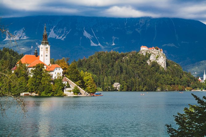 Bled Lake with Postojna Cave & Castle - small group - day trip from Ljubljana - Group Size and Your Guide: Small Group Energy That Actually Helps
