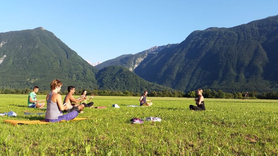 Bovec: Yoga in the Soča Valley - What happens during the 90 minutes: warm-up, guided poses, unwind