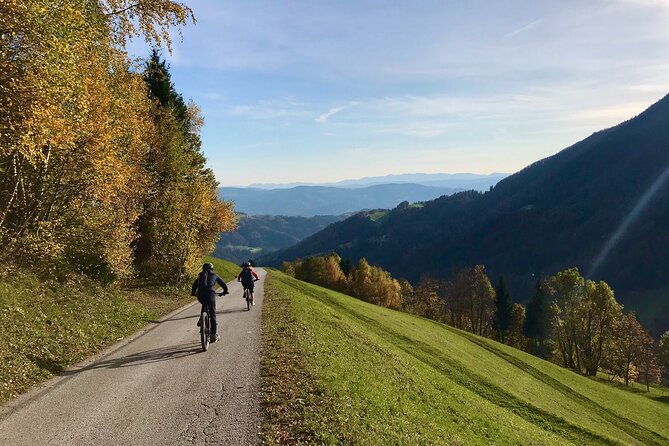 E-bike tour Škofja Loka - Pickup at Škofja Loka train station, then a first descent that feels easy