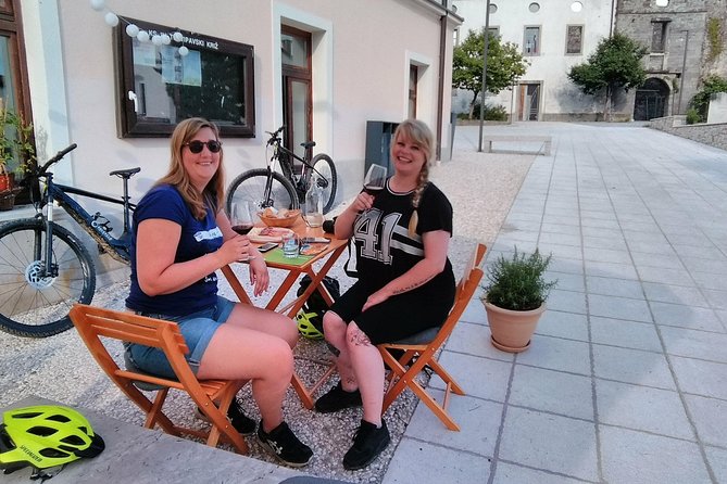 E-bike Vipava River Tour - Stop 3 Bar at Marjanca: ice cream, then Vipava old town strolling time