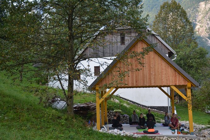 Everyday Yoga Class, Soča (Bovec) - Petra’s Teaching Style: Clear Cues and Level Switching