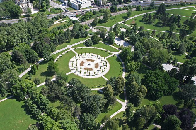 Exploring Ljubljana by Bicycle - Stop 3: Tivoli Park, picnic snack time in Ljubljana’s biggest green space