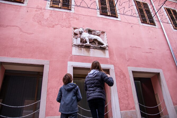 Family adventure in Koper Winged cat quest - More than a walk: what you actually learn along the way