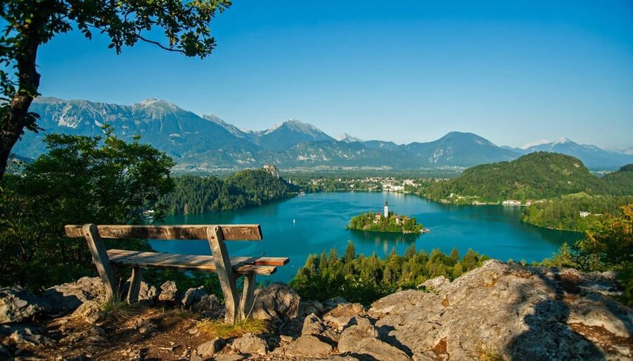 From Ljubljana: Lake Bled Day Tour - Pletna boat to Bled Island: the cash-only choice that makes it iconic