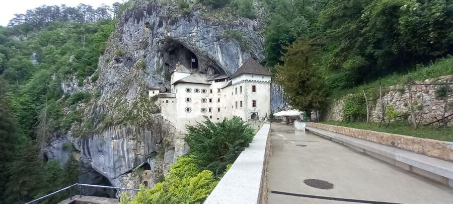 From Ljubljana: Postojna Cave & Predjama Castle Guided Trip - Meeting the Silver Mercedes at Trg francoske revolucije