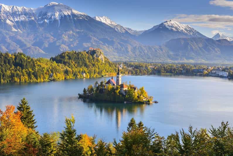 From Zagreb: Ljubljana and Lake Bled Small Group Guided Tour - Getting picked up in Zagreb, and what the van ride feels like