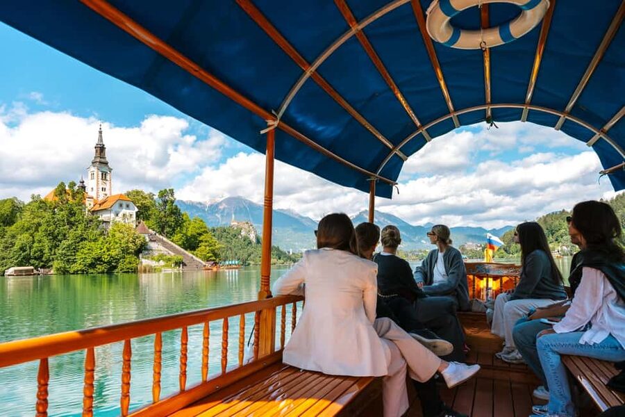 From Zagreb: Ljubljana and Lake Bled Tour - Guide style: the difference between a day you remember and a day you forget