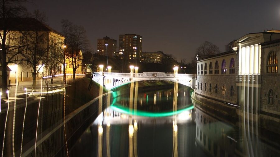 Full-Day Best of Slovenia Tour from Zagreb - Walking, weather, and what to pack for caves and lake time