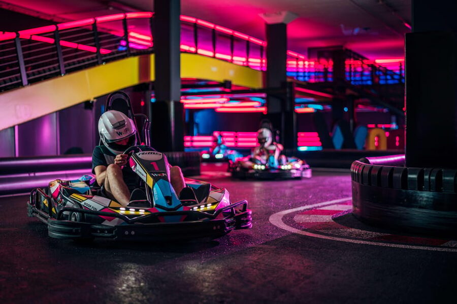 Gokart experience at Woop! karting - the fastest attraction - The track: multi-level ups and downs, not just a toy circuit