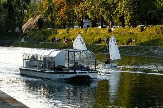 Guided Boat Tour in Ljubljana - A 45-minute boat loop that links Ljubljana’s best bridges
