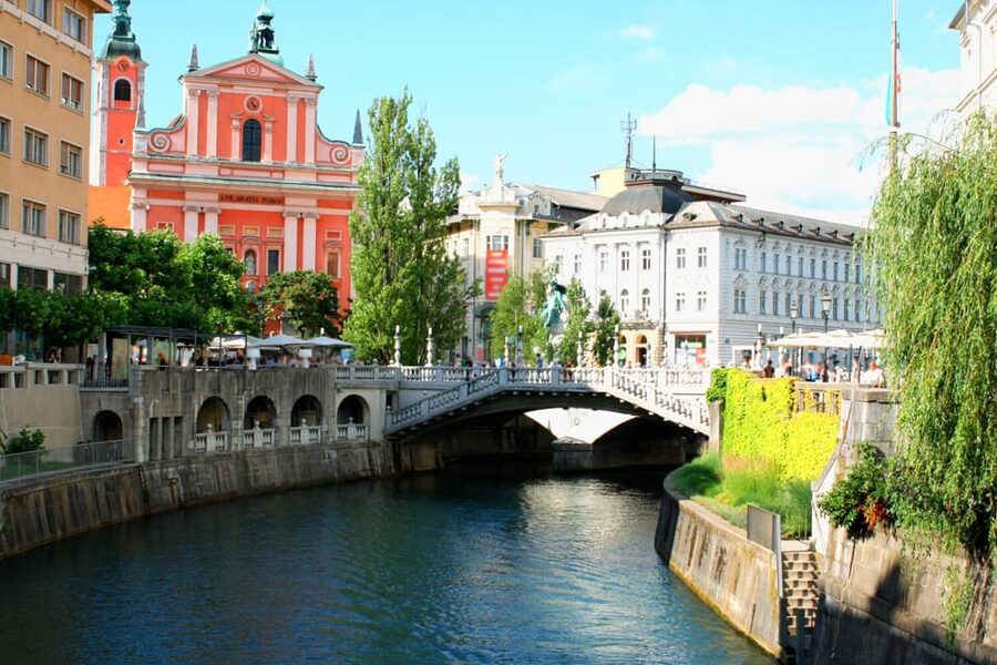 Ljubljana: 2h walking tour with local guide - Križanke, New Square, and the bridge-to-street connection