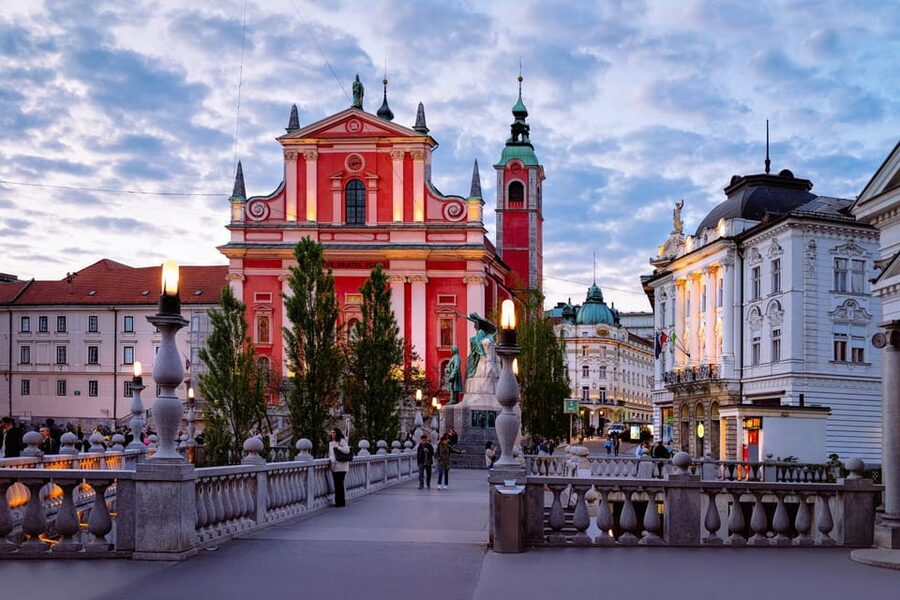 Ljubljana: 2h walking tour with local guide - Prešeren Square to Triple Bridge: the iconic start that teaches the city’s rhythm