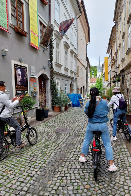Ljubljana by E-Bike: Guided City Highlights Tour - The “sunset to castle” finale is where the tour cashes in