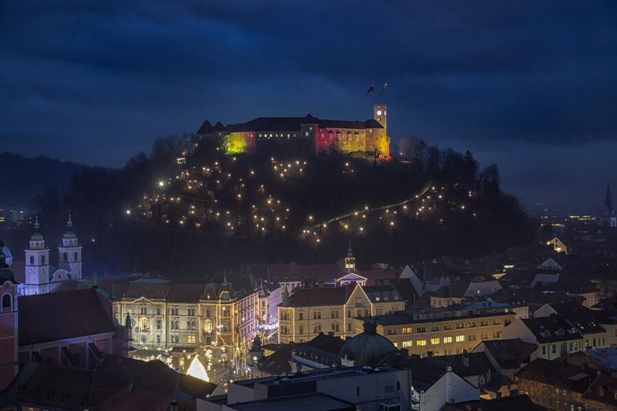 Ljubljana: Castle Entry Ticket with Optional Funicular Ride - Optional Time Machine Tour: A Theatrical History Route with Costumed Guides