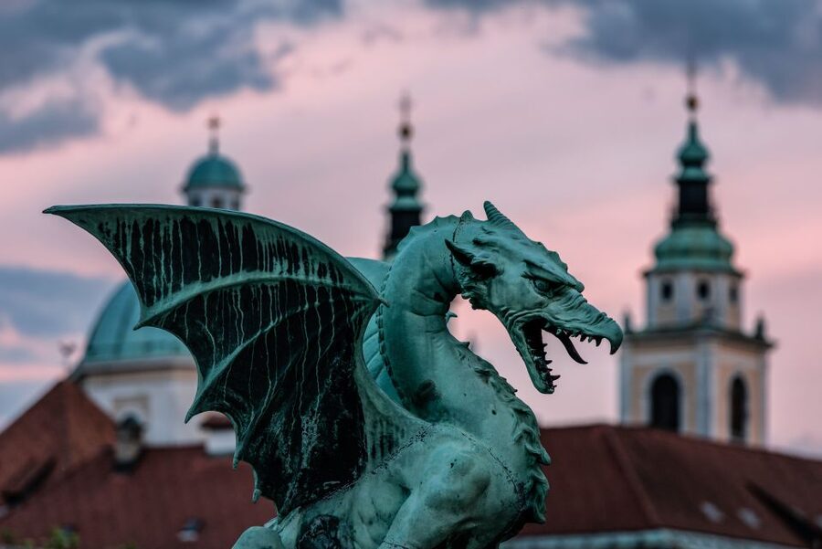 Ljubljana: Guided Walk & Funicular Ride to Ljubljana Castle - Town Hall to Robba Fountain: the perfect start to understand Ljubljana