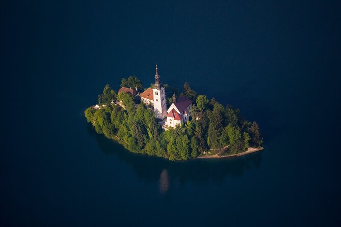 Ljubljana: Lake Bled Experience small group half-day tour - Lakeside free time: use the short window for cake or a slow walk