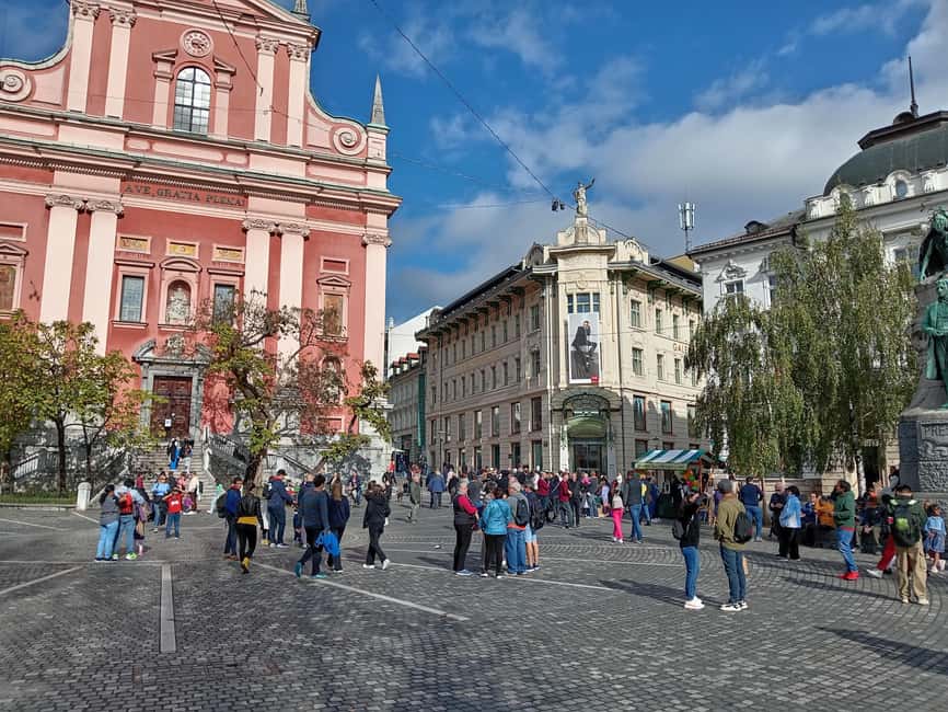 Ljubljana: Private tour to discover the city of dragons - Ljubljana in 90 minutes, from dragon mood to real landmarks