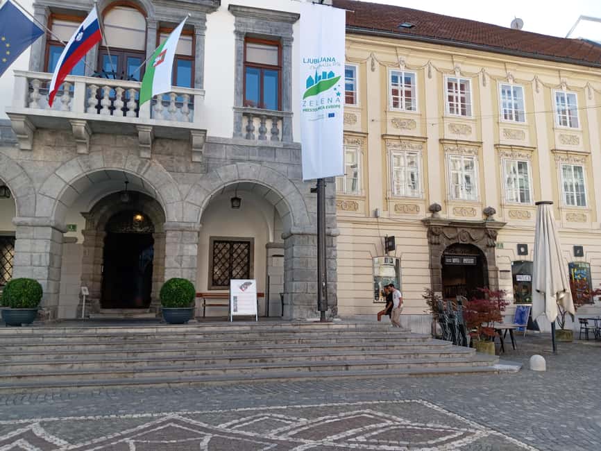 Ljubljana: Private tour to discover the city of dragons - Robba Fountain: more than a famous face
