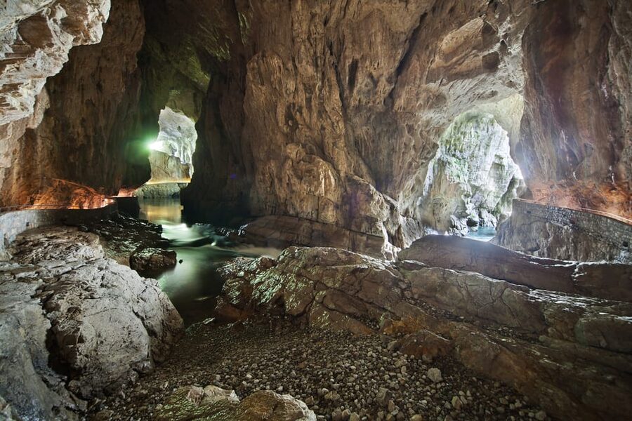 Ljubljana: Škocjan Caves, Rakov Škocjan & Predjama castle - What to bring for caves and outdoor karst (and why it matters)