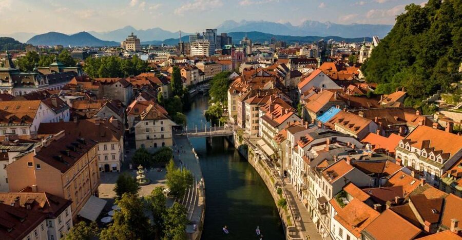 Ljubljana: Stand-Up Paddle Boarding Tour - Meeting near Špica Café, what to look for, and how to get ready