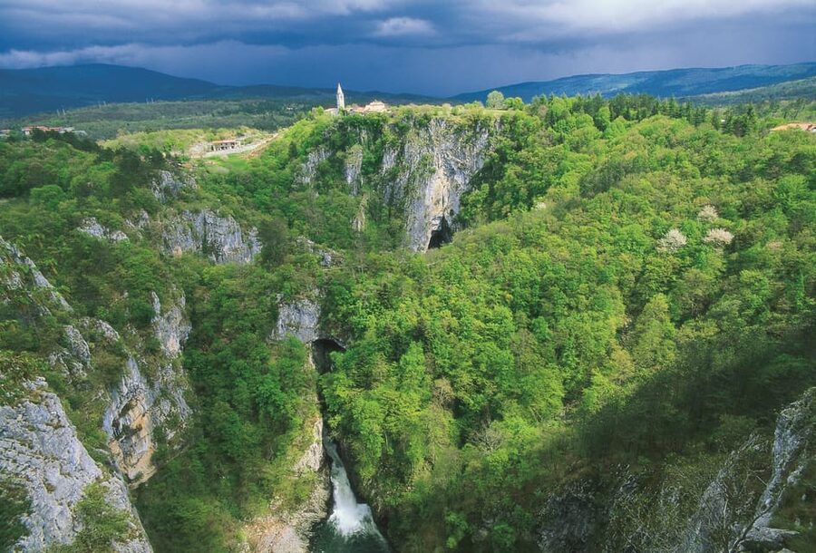 Ljubljana: UNESCO-Listed Škocjan Caves and Piran Day Trip - Who this day trip suits best