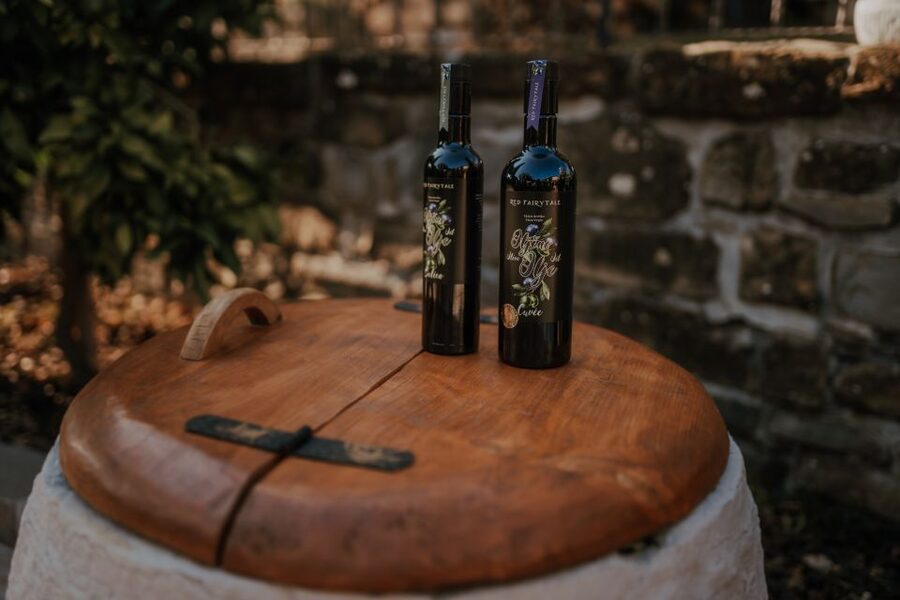 Olive Oil Tasting a Journey of Flavors and Aromas - Languages and Who This Is Best For