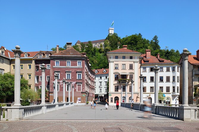 Private 3 hours walking Guided Immersion tour through Ljubljana - Price and value: how $192.47 per group can work