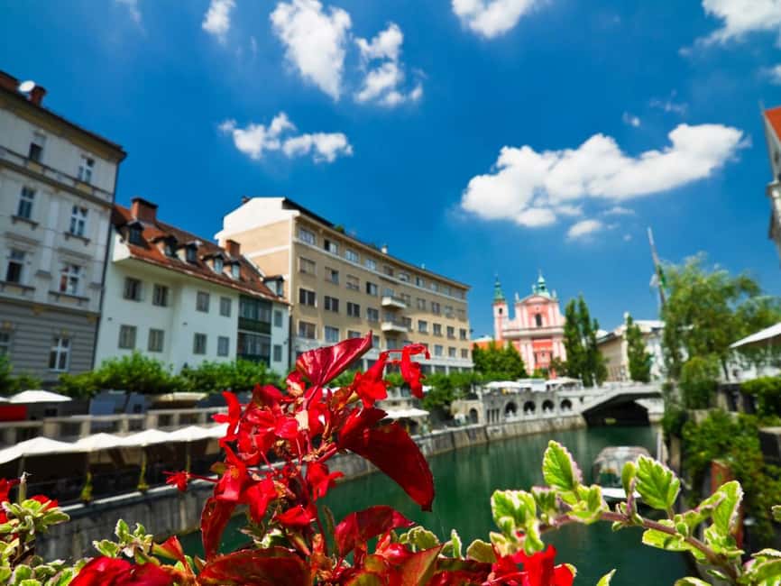 Private Day Trip: Zagreb to Ljubljana & Lake Bled - Ljubljana Castle: panoramic ramparts and museum-style context