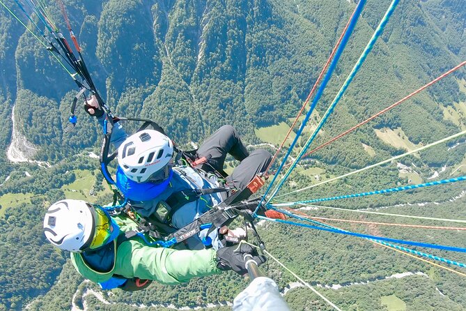 Private Paragliding Flight Experience over the Julian Alps - The climb in comfort: what to wear in summer and how warmth is handled