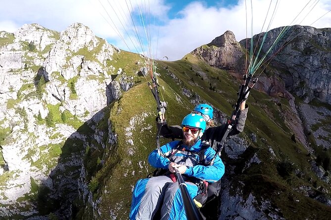 Private Tandem Paragliding in Soča Valley - Can you expect tricks, spirals, and extra fun?