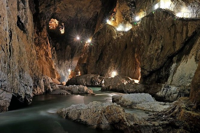 Shared group tour to UNESCO Skocjan caves from Koper - From the Port of Koper to the ticket kiosk: how the day starts