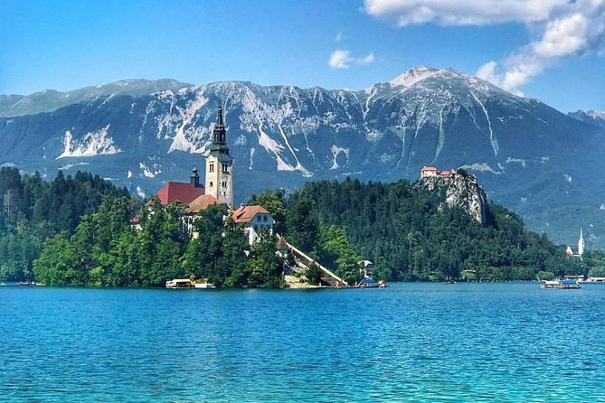 Slovenian highlights - Lake Bled, Postojna Cave & Predjama Castle from Ljubljana - Guides Make the Day: What You Can Expect From the Human Side