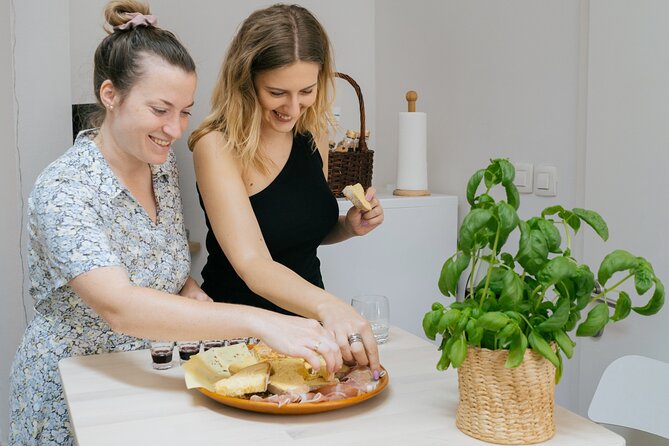 sLOVEnian Strukelj Traditional Cooking Class - Štrukelj in Ljubljana: A Dessert Worth Learning