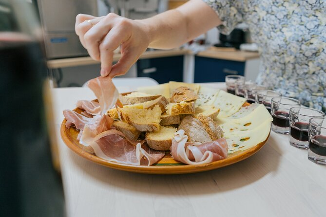 sLOVEnian Strukelj Traditional Cooking Class - Where Logistics Can Trip You Up (Quick Tips That Save Time)