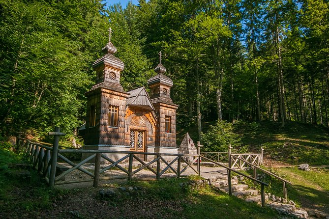 Soča Valley and the Julian Alps - Stop 2: The Soča River Valley and a Hike in Triglav National Park (2 Hours)