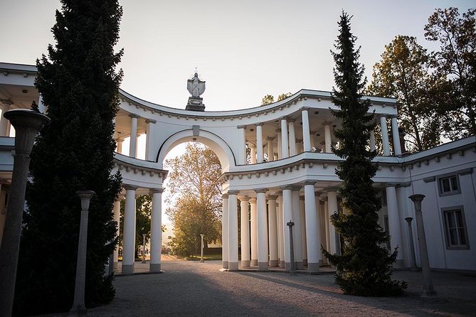 The Deadly Walk - Ljubljana Cemetery Tour - Entering with a guide: turning headstones into real stories