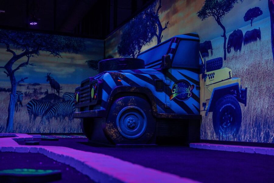Woop! Glow golf: Ljubljana Btc City - Room Two: Arab World Desert Corners and Neon Contrast