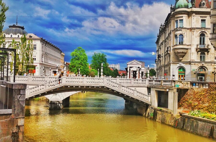 Zagreb: Day Trip Postojna Cave, Predjama Castle, & Ljubljana - Guide Quality and the Small-Group Advantage (Why It Matters)