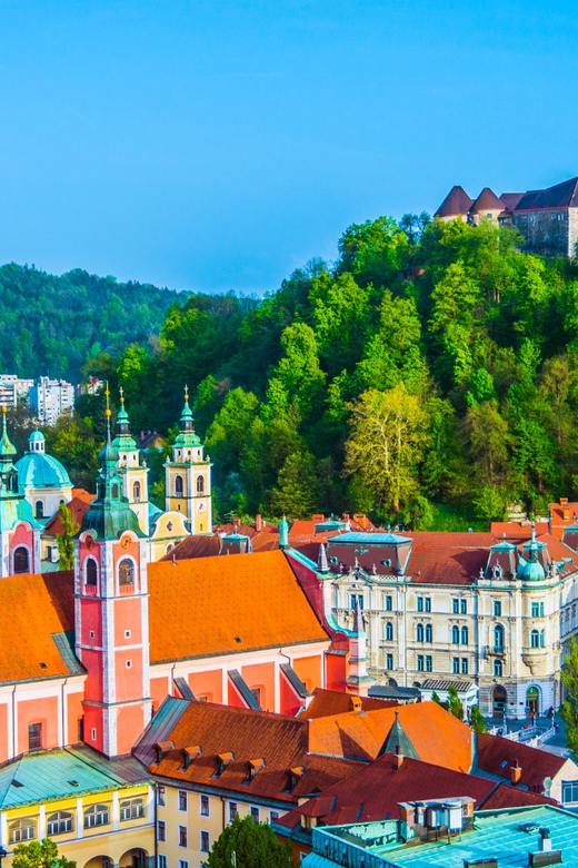 Zagreb: Postojna Cave, Predjama Castle & Ljubljana in a Day - Meeting at Zrinjevac, then settling into the van rhythm